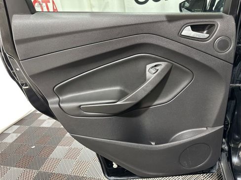 Used 2016 Ford Escape SE w/ Equipment Group 201A image 19