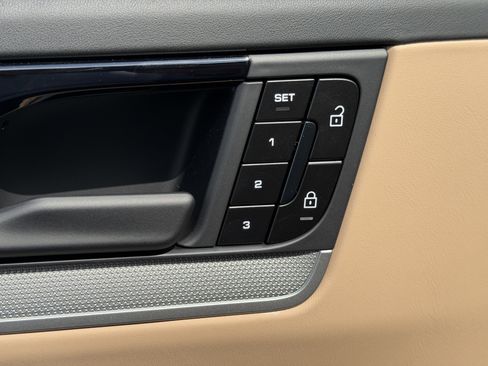 New 2026 Porsche Cayenne image 22