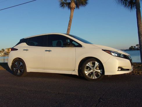 Used 2020 Nissan Leaf SV w/ SV Technology Package image 4