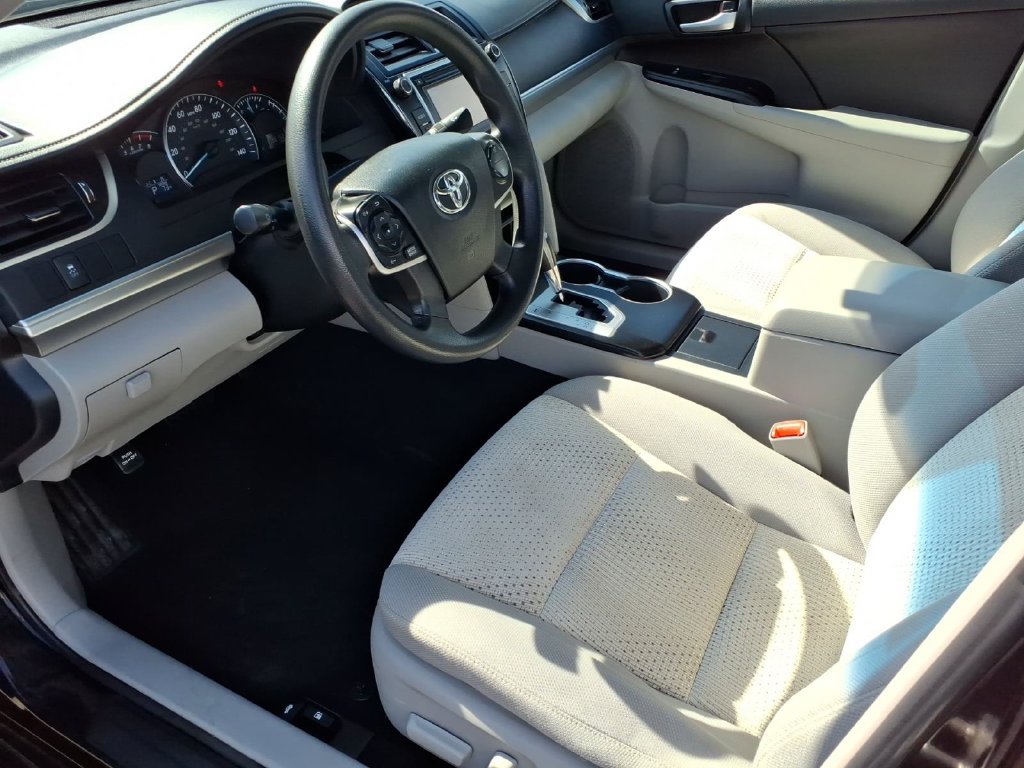 Used 2013 Toyota Camry LE FWD image 12