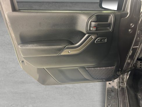 Used 2018 Jeep Wrangler Sport AWD/4WD image 10