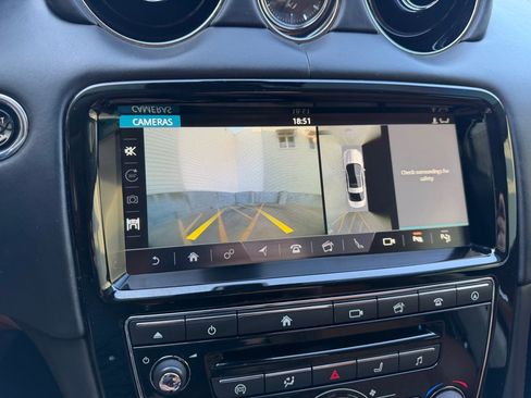 Used 2018 Jaguar XJ L Portfolio RWD image 19
