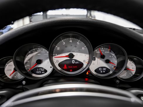 Used 2011 Porsche 911 Carrera 4S image 11