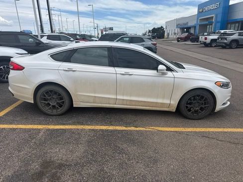 Used 2017 Ford Fusion SE w/ Fusion SE Technology Package AWD/4WD image 4