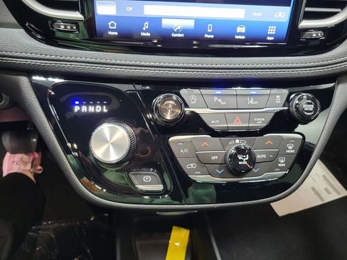 New 2026 Chrysler Pacifica Select w/ S Appearance Package image 17