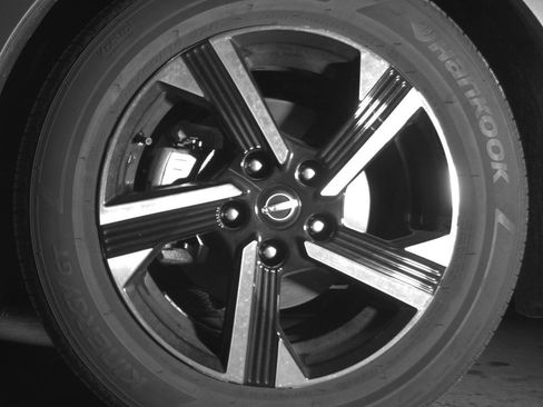 Used 2025 Nissan Sentra SV FWD image 12