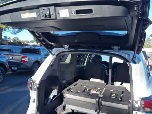 Used 2022 Toyota Sienna XLE image 5