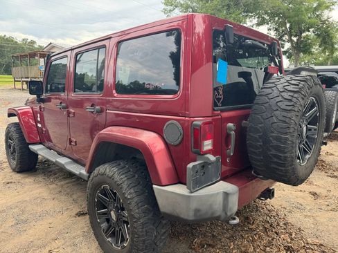 Used 2012 Jeep Wrangler Unlimited Sahara AWD/4WD image 2