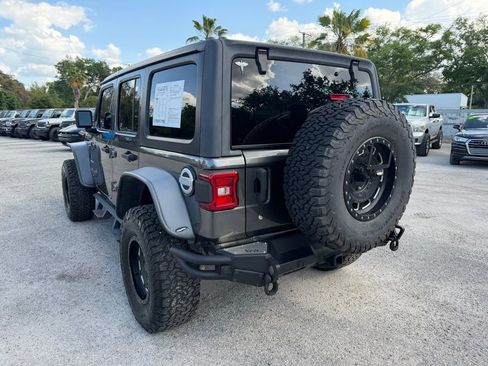 Used 2018 Jeep Wrangler Unlimited Sahara image 4