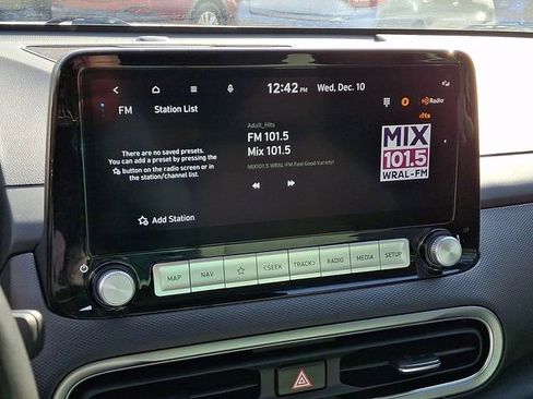 Used 2023 Hyundai Kona Limited image 25