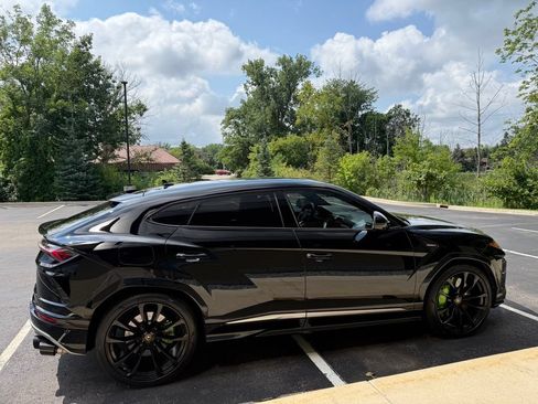 Used 2020 Lamborghini Urus AWD/4WD image 3