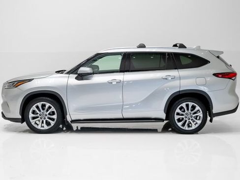 Used 2023 Toyota Highlander Limited AWD/4WD image 36