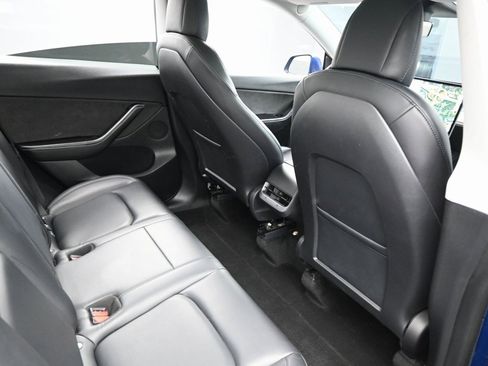 Used 2021 Tesla Model Y Long Range image 33