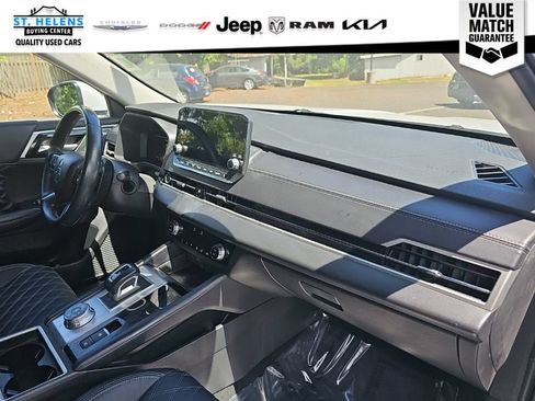Used 2024 Mitsubishi Outlander SEL AWD/4WD image 28