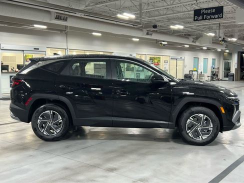 New 2026 Hyundai Tucson Blue SE w/ Tow & Go Package AWD/4WD image 6