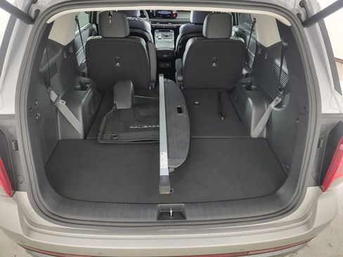 Used 2025 Hyundai Palisade SEL AWD/4WD image 16