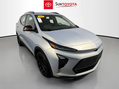 Used 2023 Chevrolet Bolt EUV LT w/ Convenience Package image 1