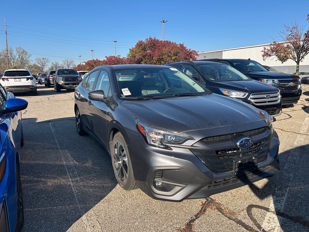 Used 2025 Subaru Legacy Premium AWD/4WD image 3