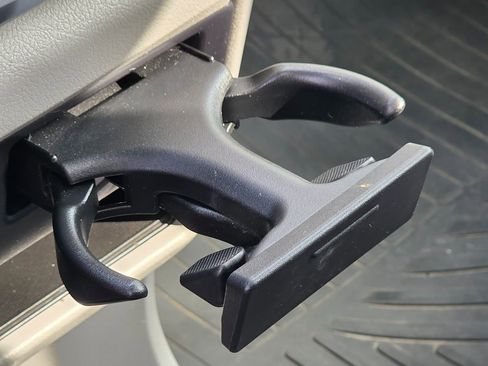 Used 2017 Toyota Sienna XLE image 42