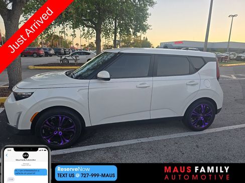 Used 2023 Kia Soul LX image 1