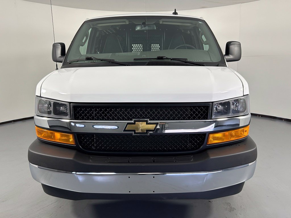 Used 2025 Chevrolet Express 2500 w/ Driver Convenience Package RWD image 2