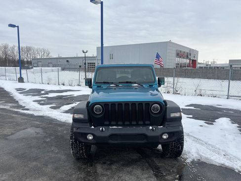 Used 2020 Jeep Wrangler Unlimited Sport image 2