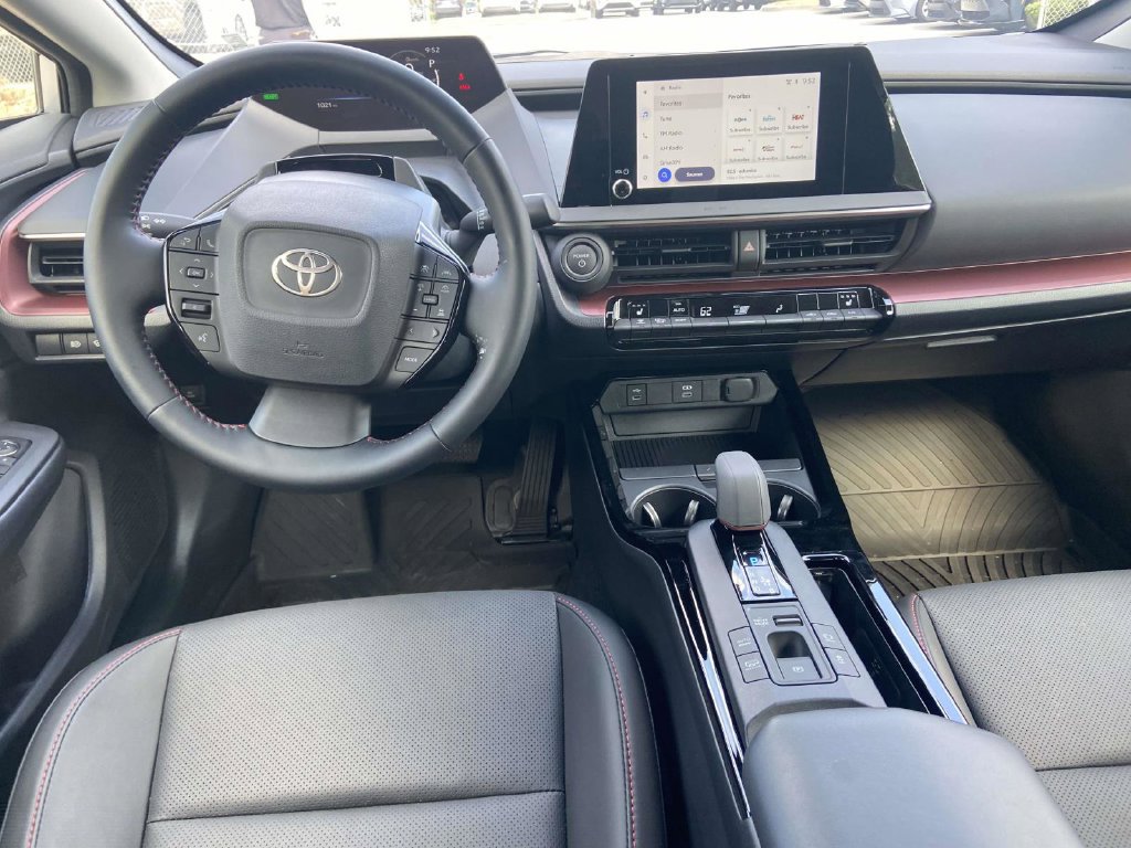 Used 2025 Toyota Prius Plug-In Hybrid FWD image 12