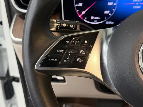 Used 2025 Mercedes-Benz GLC 300 image 27