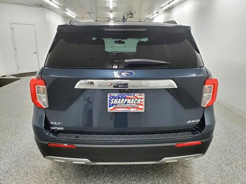 Used 2022 Ford Explorer XLT w/ Equipment Group 202A image 5