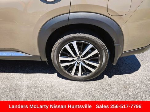 Used 2023 Nissan Pathfinder Platinum w/ Cargo Package AWD/4WD image 12
