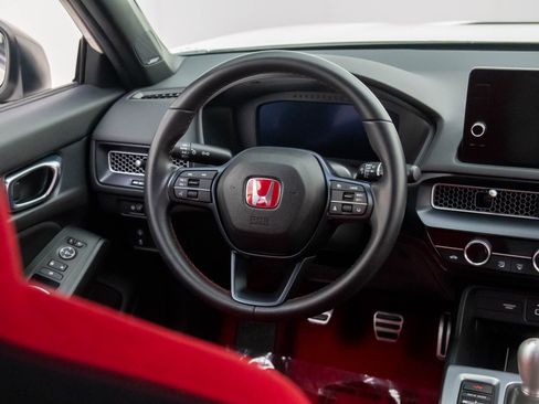 Used 2023 Honda Civic Type R image 10