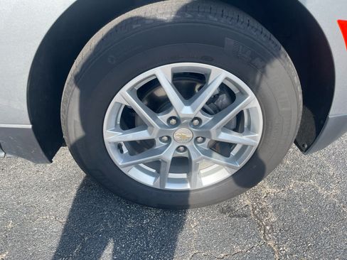 Used 2023 Chevrolet Equinox LT FWD image 5