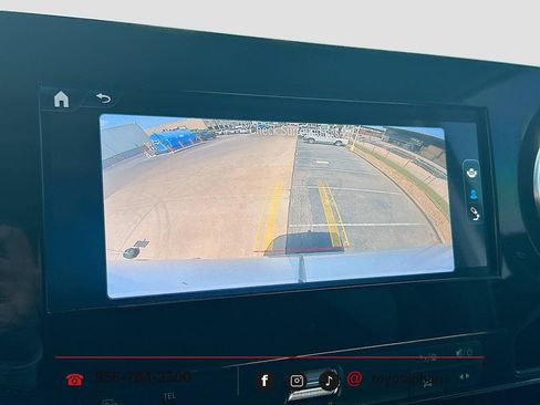 Used 2025 Mercedes-Benz Sprinter 2500 image 13