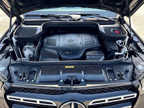 Used 2023 Mercedes-Benz GLS 450 4MATIC image 32