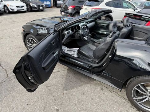 Used 2016 Ford Mustang Premium image 29