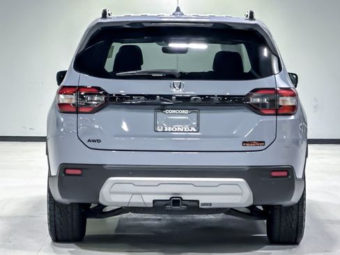 Used 2024 Honda Pilot TrailSport image 10