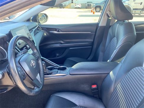 Used 2024 Toyota Camry SE image 19
