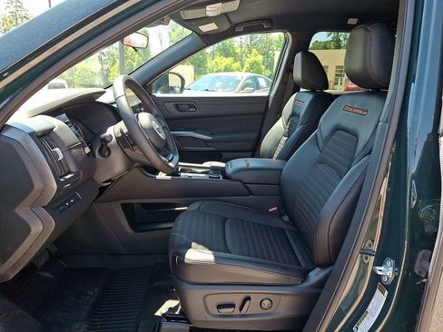 Used 2025 Nissan Pathfinder Rock Creek AWD/4WD image 13