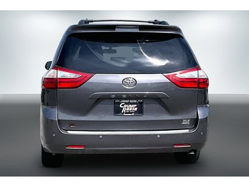 Used 2017 Toyota Sienna XLE w/ XLE Navigation Package AWD/4WD image 5