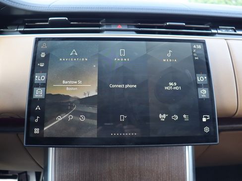 Used 2025 Land Rover Range Rover Long Wheelbase SE AWD/4WD image 28