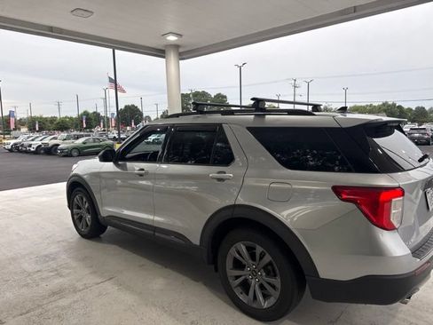 Used 2021 Ford Explorer XLT w/ Equipment Group 202A AWD/4WD image 5