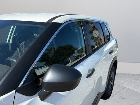 Used 2021 Nissan Rogue S AWD/4WD image 38