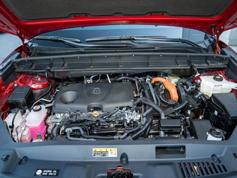 Certified 2025 Toyota Highlander XLE image 15