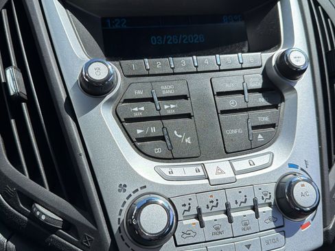 Used 2015 Chevrolet Equinox LS image 9