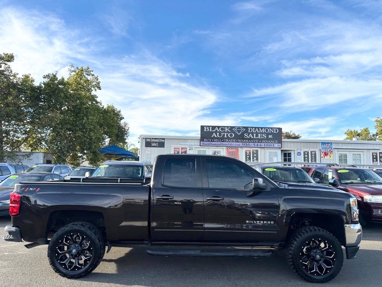 Used 2018 Chevrolet Silverado 1500 LT AWD/4WD image 10