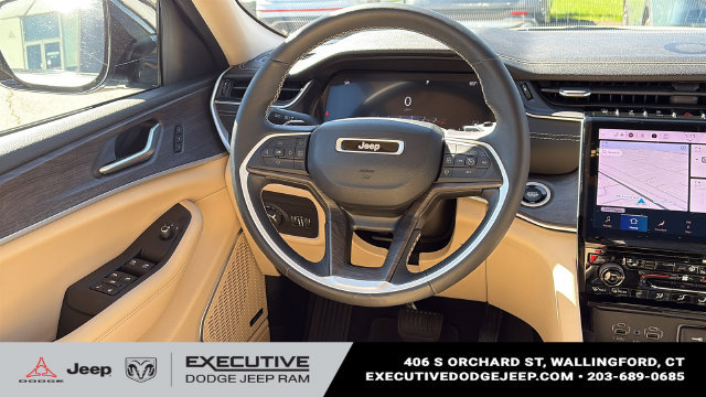 Used 2022 Jeep Grand Cherokee Limited AWD/4WD image 25