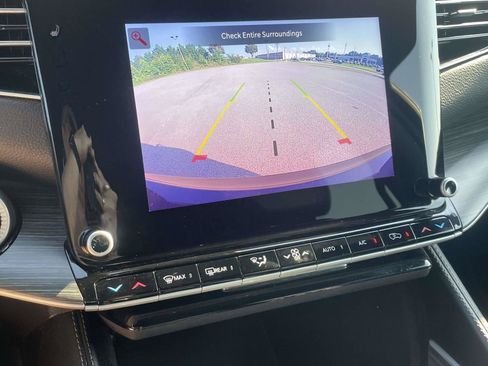 Used 2024 Jeep Wagoneer Series II w/ Flexible Seating Group RWD image 16