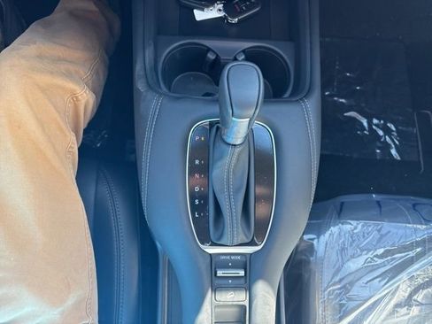 New 2026 Honda HR-V EX-L image 17