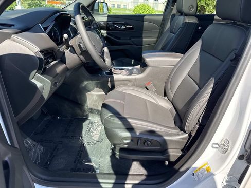 Used 2023 Chevrolet Traverse RS AWD/4WD image 25
