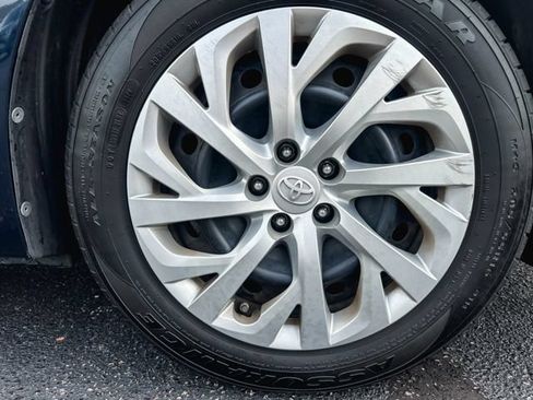 Used 2018 Toyota Corolla LE FWD image 11